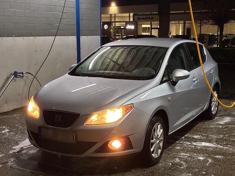 Silber Gebraucht 2011 Seat Ibiza Kleinwagen | 4.250 € (Fairer Preis) - Bild 1/4