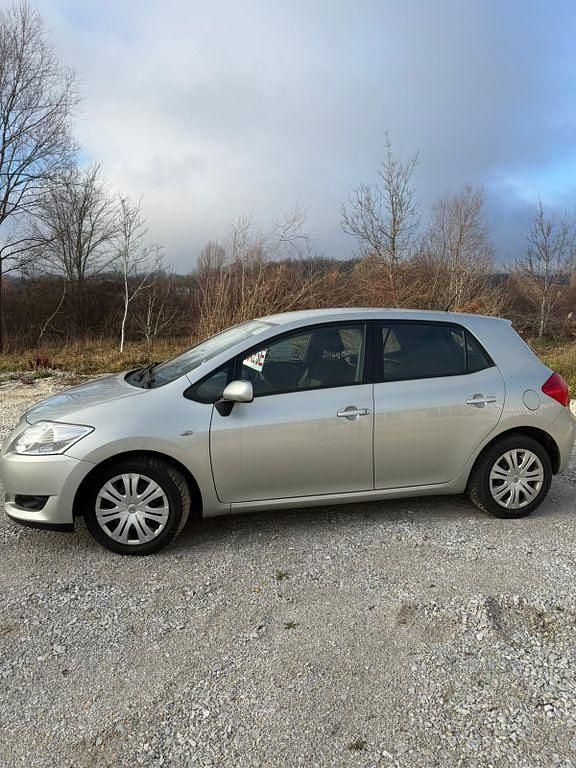 Gebraucht Toyota Auris 124 PS (91 kW) 2007 Gold Kleinwagen