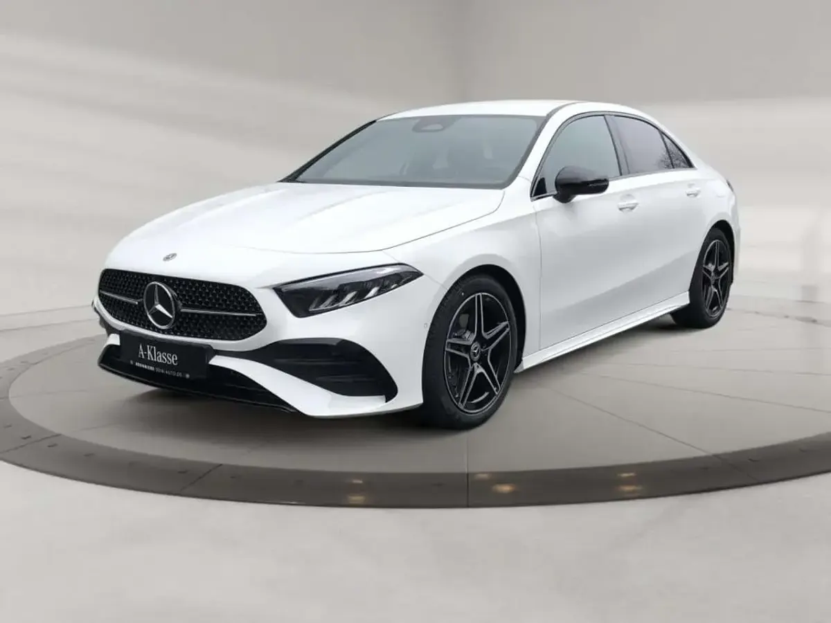 Gebraucht Mercedes A180 AMG 136 PS (100 kW) 2025 Weiß unilack polarweiß Limousine