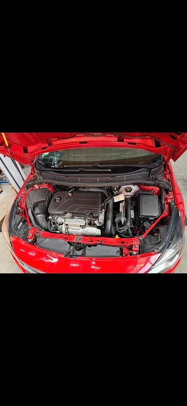 Gebraucht Opel Astra 125 PS (91 kW) 2017 Rot Limousine