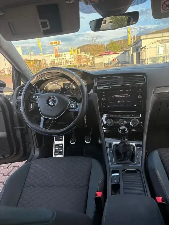 Gebraucht VW Golf VII IQ Drive 116 PS (85 kW) 2019 Grau Limousine