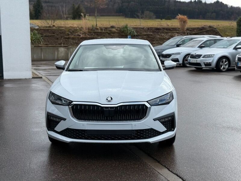 Moonweiss perleffekt Gebraucht 2025 Skoda Scala Tour Kleinwagen | 25.990 € (Fairer Preis) - Bild 1/4