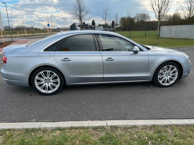 Silber Gebraucht 2014 Audi A8 Limousine | 24.500 € (Guter Preis) - Bild 1/4