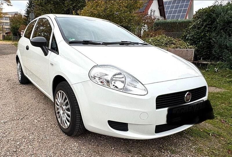 Weiß Gebraucht 2012 Fiat Punto Kleinwagen | 4.199 € (Fairer Preis) - Bild 1/4