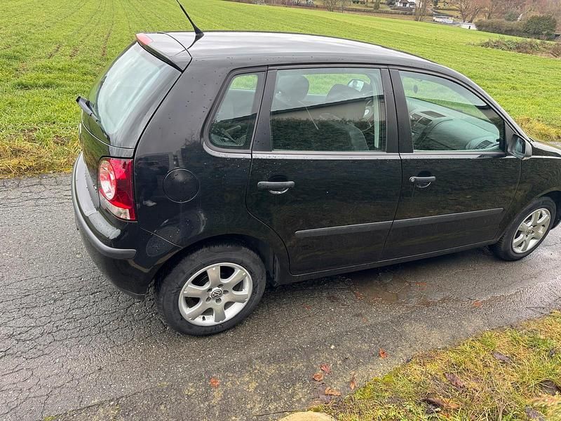 Gebraucht VW Polo 75 PS (55 kW) 2006 Schwarz Kleinwagen