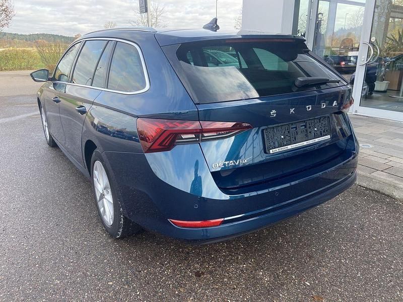 Gebraucht Skoda Octavia Style 116 PS (85 kW) 2023 Blau Kombi