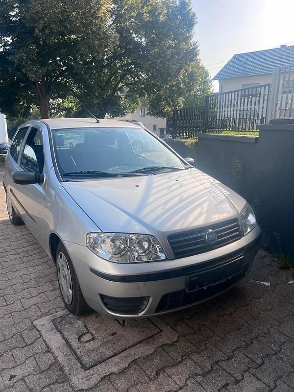 Silber Gebraucht 2007 Fiat Punto Kleinwagen | 850 € (Guter Preis) - Bild 1/4