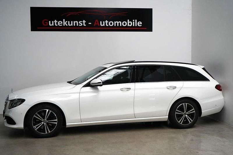 Weiß Gebraucht 2019 Mercedes E200 Limousine | 21.900 € (Fairer Preis) - Bild 1/4