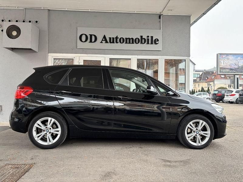 Schwarz Gebraucht 2018 BMW 220 Active Tourer Performance Van / Kleinbus | 16.290 € (Guter Preis) - Bild 1/4