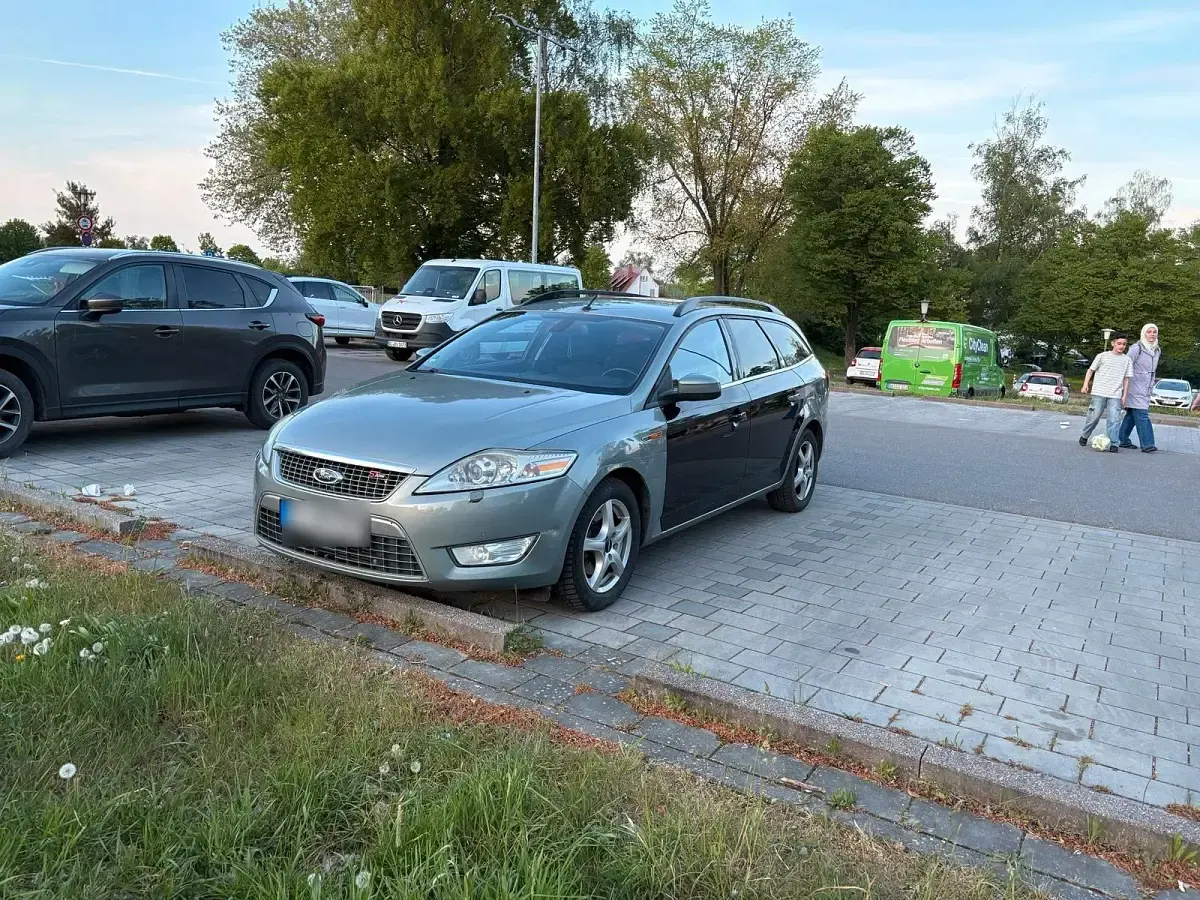 Gebraucht Ford Mondeo 175 PS (128 kW) 2009 Silber Kombi