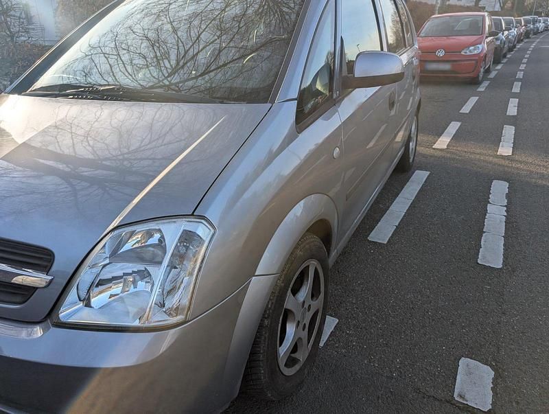 Gebraucht Opel Meriva 101 PS (74 kW) 2004 Silber Van / Kleinbus