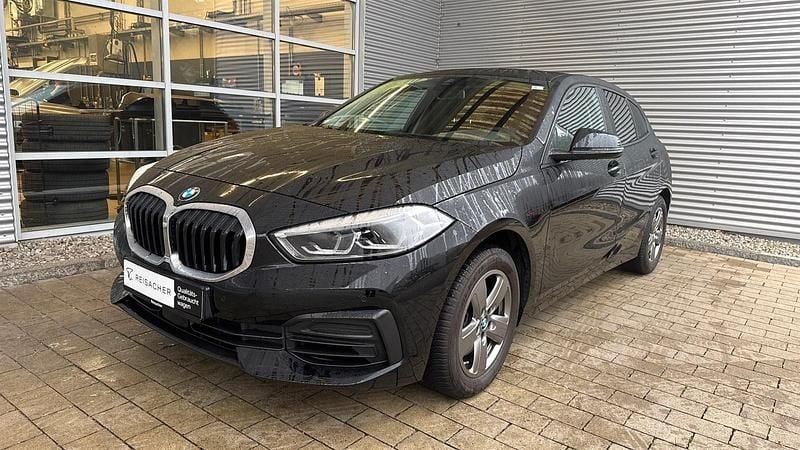 Schwarz uni Gebraucht 2023 BMW 116 Advantage Kleinwagen | 20.990 € (Superpreis) - Bild 1/4