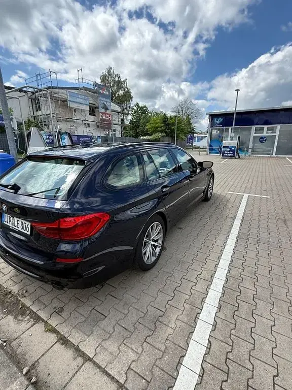 Gebraucht BMW 520 Sport Line 190 PS (139 kW) 2018 Blau Kombi