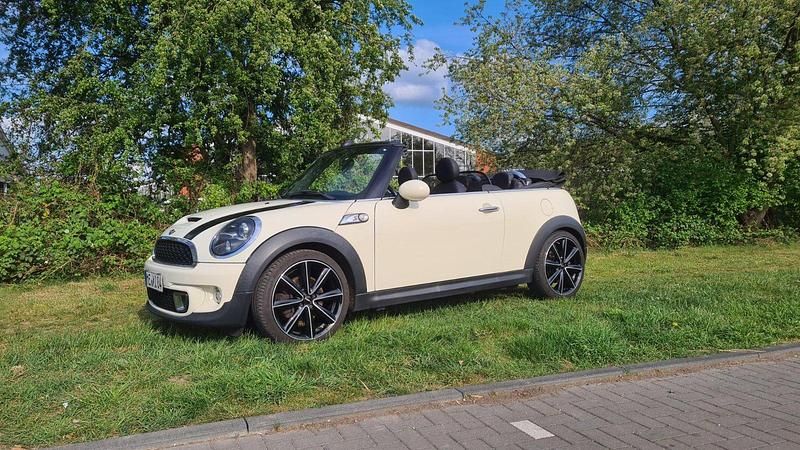 Weiß Gebraucht 2013 Mini Cooper S Cabriolet Cabrio | 10.999 € (Fairer Preis) - Bild 1/4