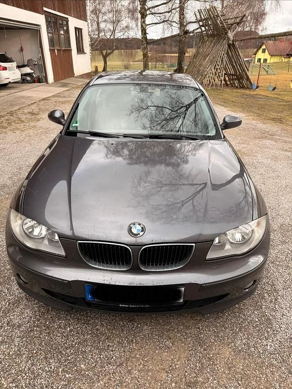 Gebraucht BMW 118 122 PS (89 kW) 2005 Grau Kleinwagen
