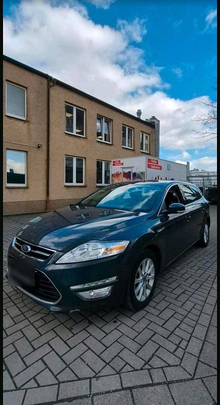 Gebraucht Ford Mondeo 140 PS (102 kW) 2013 Grau Kombi