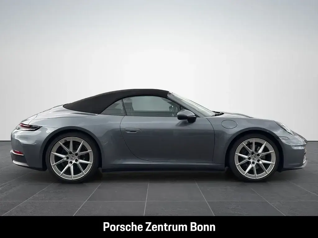 Gebraucht Porsche 911 Carrera Cabriolet 394 PS (289 kW) 2025 Grau Cabrio