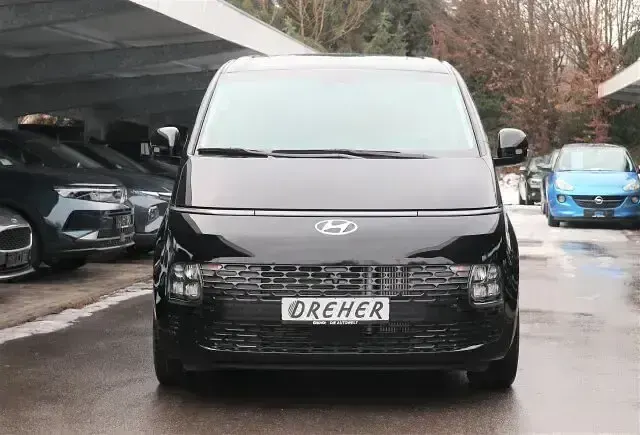 Gebraucht Hyundai Staria Trend 177 PS (130 kW) 2023 Schwarz Van / Kleinbus
