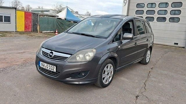 Gebraucht Opel Zafira Sport 150 PS (110 kW) 2010 Grau Van / Kleinbus