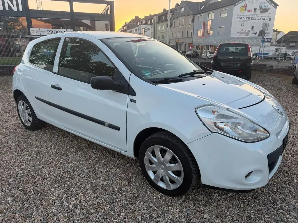 Second-hand Renault Clio IV Expression 75 CP (55 kW) 2012 Alb Hatchback