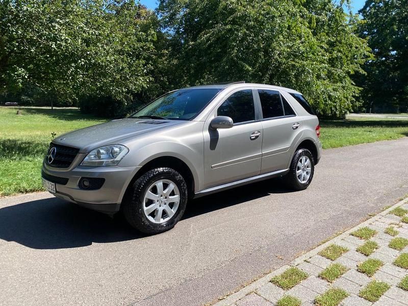 Grau Gebraucht 2007 Mercedes ML320 SUV | 4.200 € (Guter Preis) - Bild 1/4