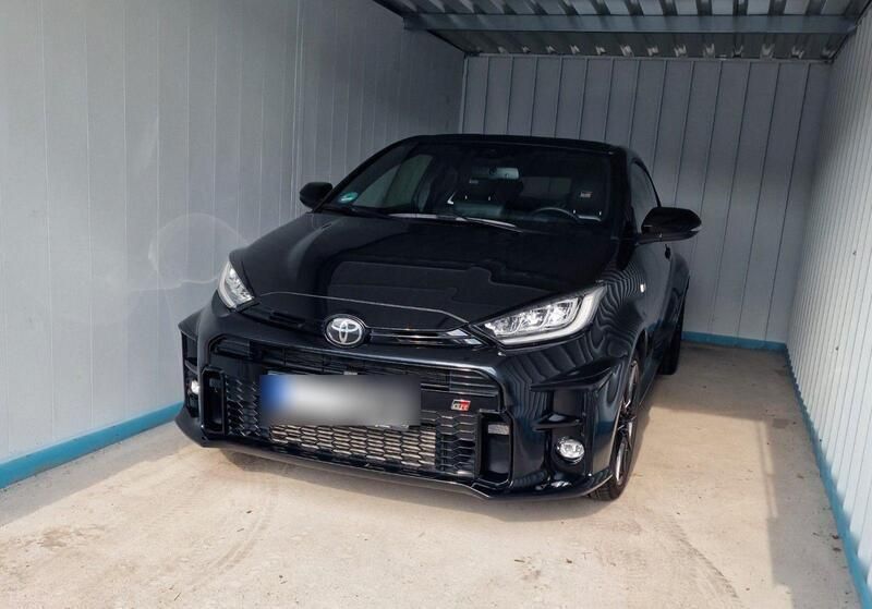 Schwarz Gebraucht 2020 Toyota Yaris Limousine | 32.500 € - Bild 1/4