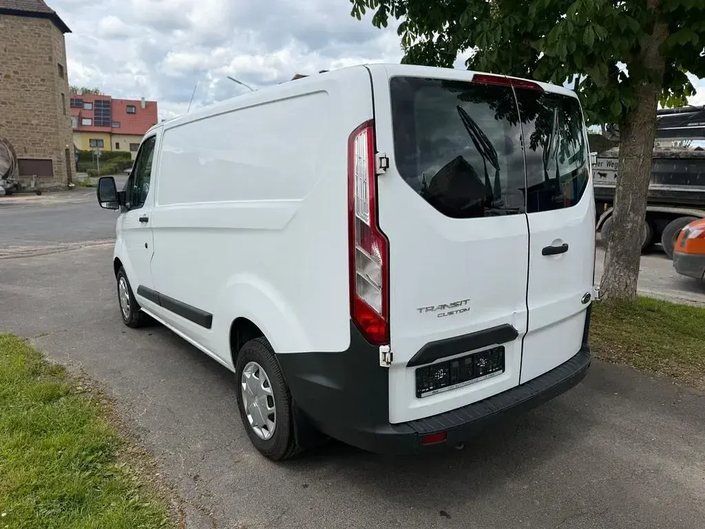 Gebraucht Ford Transit Custom 105 PS (77 kW) 2016 Weiß Van / Kleinbus