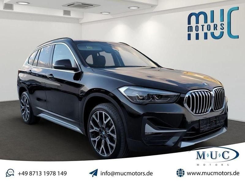 Black sapphire metallic Gebraucht 2021 BMW X1 xLine SUV | 23.490 € (Guter Preis) - Bild 1/4