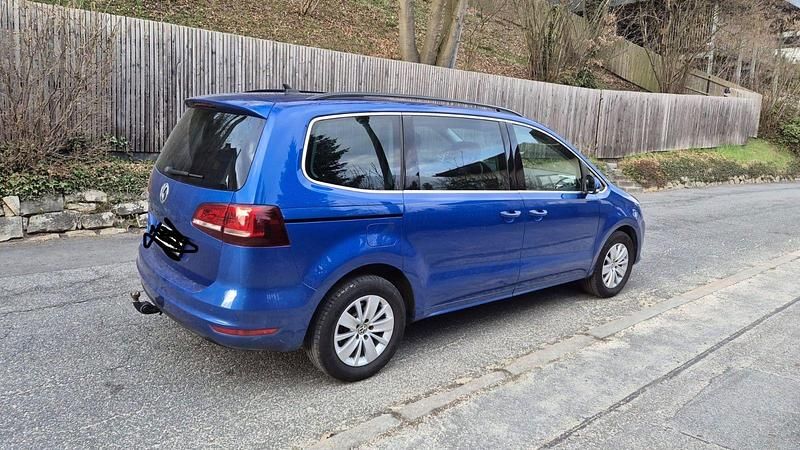 Gebraucht VW Sharan 150 PS (110 kW) 2019 Blau Van / Kleinbus