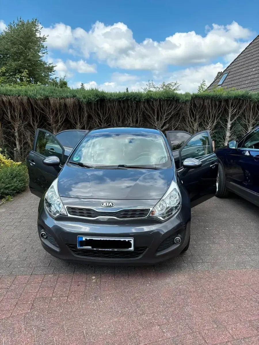 Gebraucht Kia Rio 86 PS (63 kW) 2015 Grau Kleinwagen