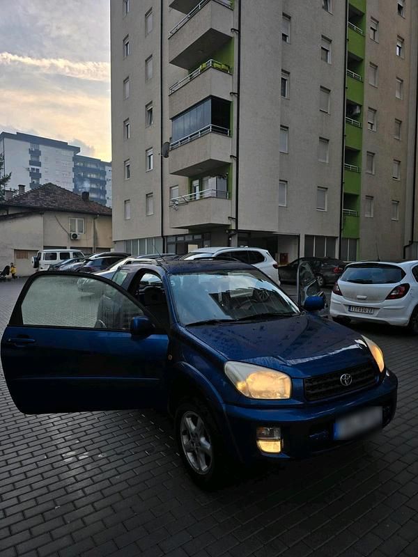Gebraucht Toyota Yaris 150 PS (110 kW) 2000 Blau SUV