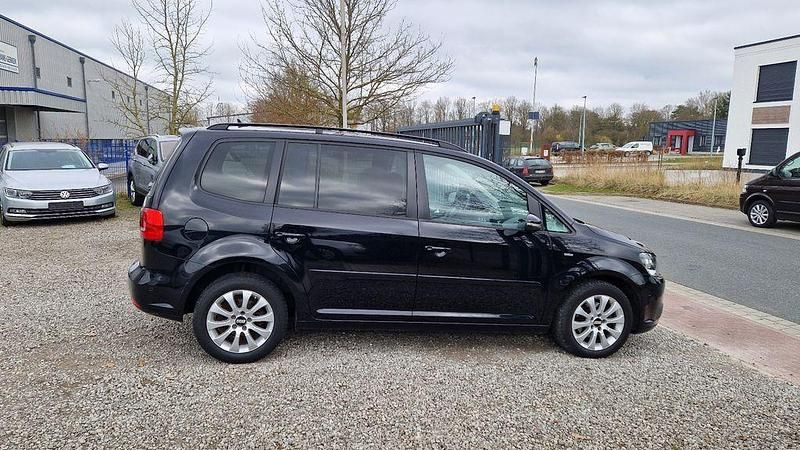 Gebraucht VW Touran Match 105 PS (77 kW) 2013 Schwarz Van / Kleinbus