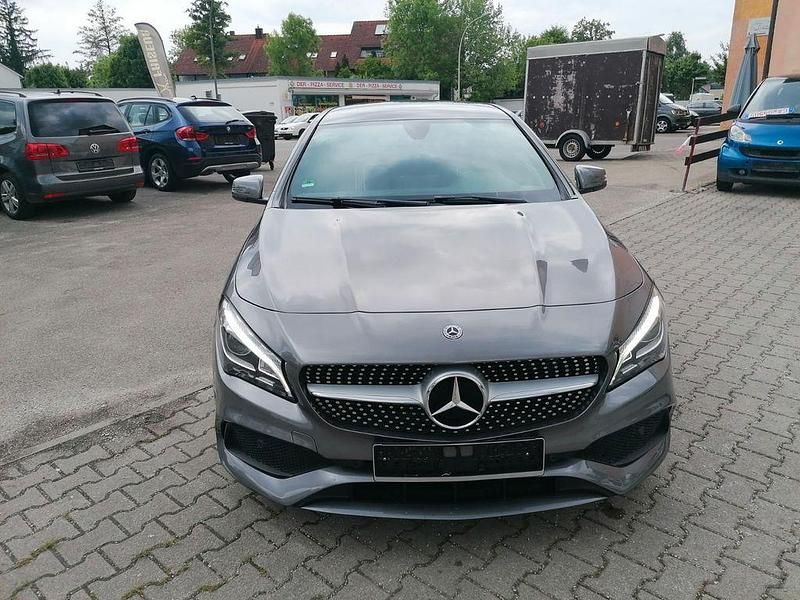 Gebraucht Mercedes CLA200 Shooting Brake AMG 156 PS (114 kW) 2017 Grau Kombi