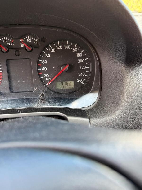 Gebraucht VW Golf IV Basis 116 PS (85 kW) 2001 Schwarz Kleinwagen