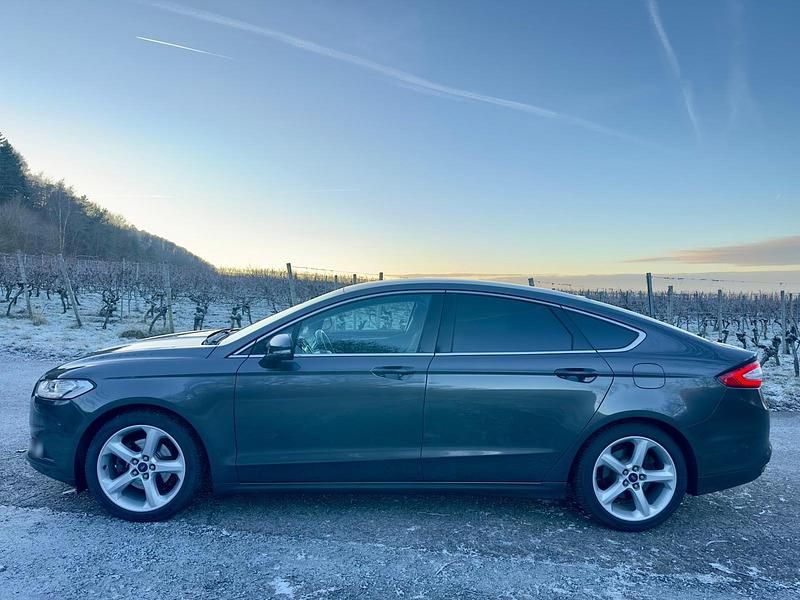 Gebraucht Ford Mondeo 180 PS (132 kW) 2016 Grau Limousine