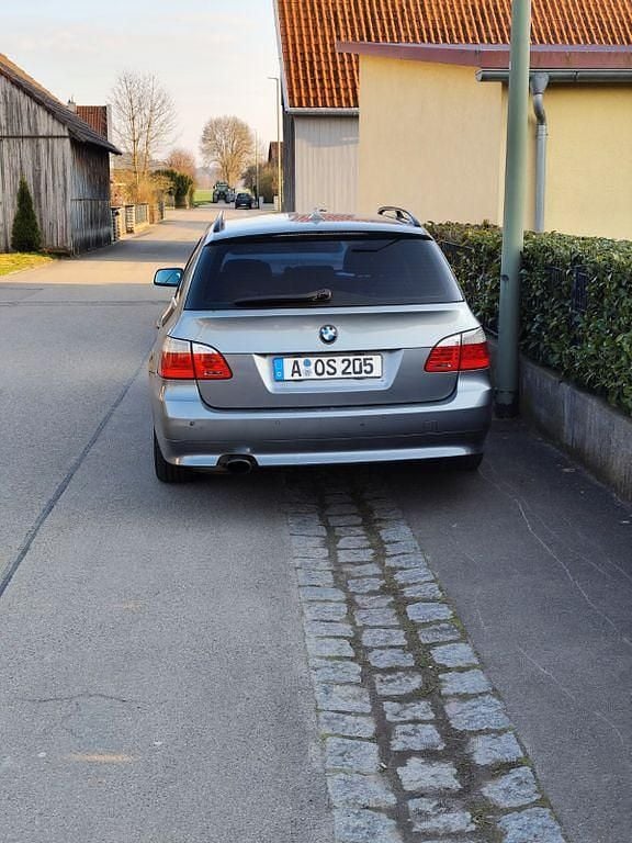 Gebraucht BMW 520 177 PS (130 kW) 2009 Grau Kombi