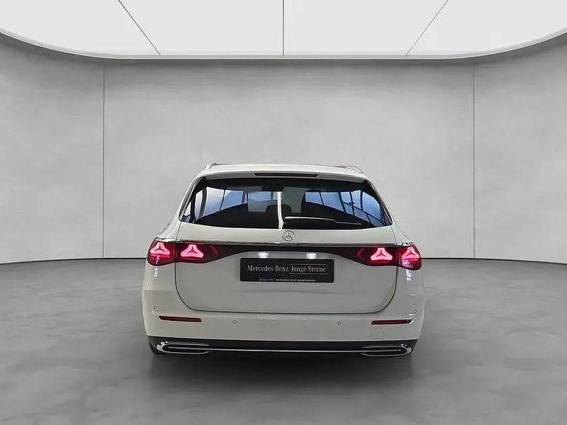 Usado Mercedes E200 Advanced Plus 204 CV (150 kW) 2025 Blanco Familiar