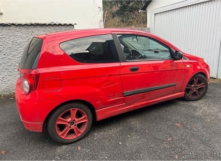 Gebraucht Chevrolet Aveo 84 PS (61 kW) 2009 Rot Kleinwagen