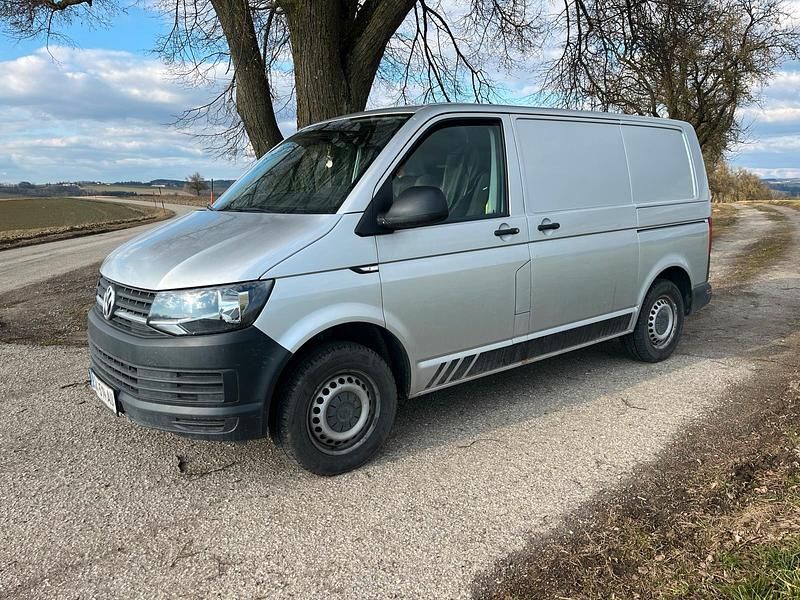 Grau Gebraucht 2015 VW T5 Van | 13.999 € (Guter Preis) - Bild 1/4