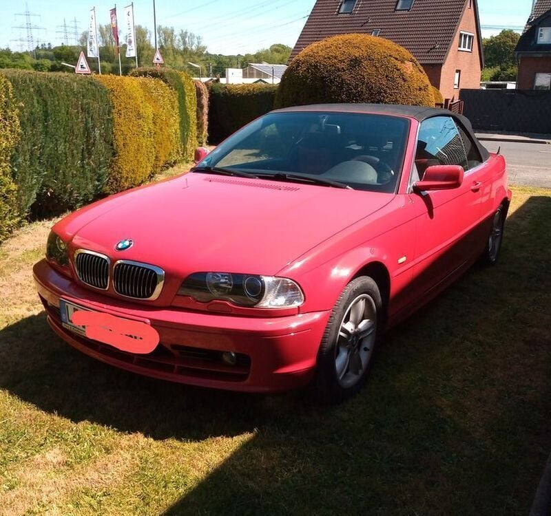 Rot Gebraucht 2002 BMW 320 Coupé | 5.000 € (Guter Preis) - Bild 1/4