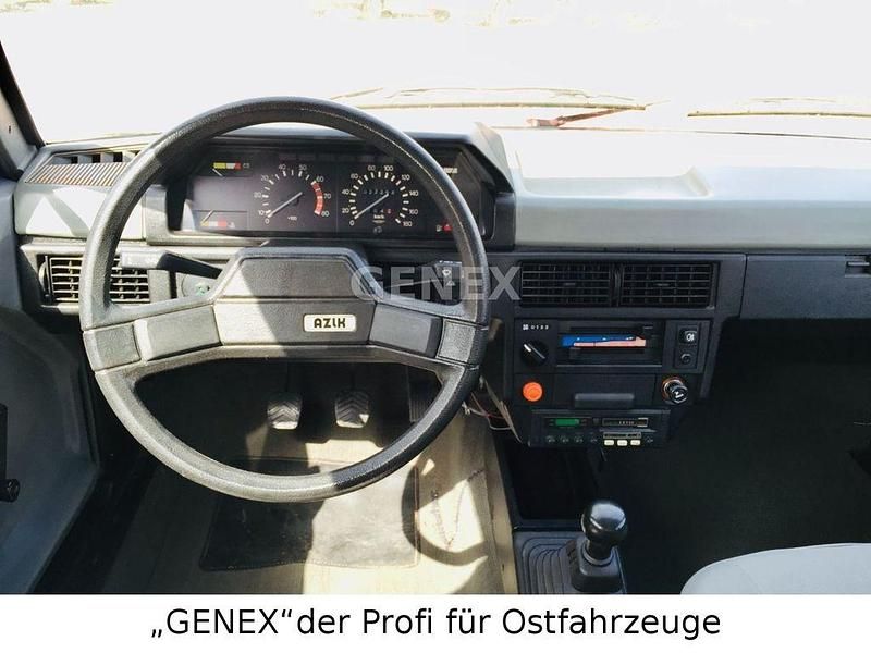 Second-hand Lada Aleko 75 CP (55 kW) 1990 Roșu Berlinǎ