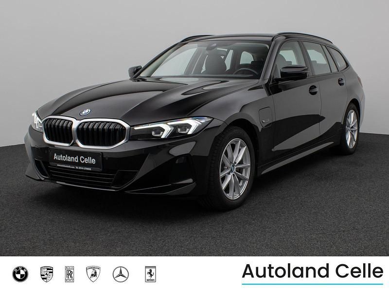 Schwarz 2668 Gebraucht 2022 BMW 330e Sport Line Kombi | 28.999 € (Guter Preis) - Bild 1/4