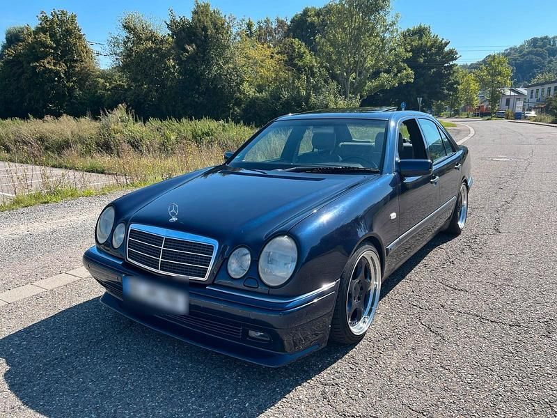 Gebraucht Mercedes E430 290 PS (213 kW) 1998 Blau Limousine