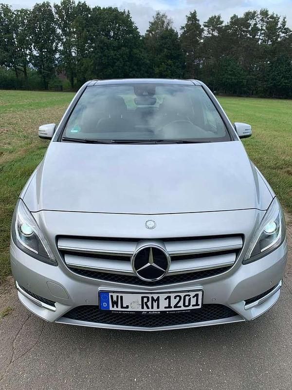Gebraucht Mercedes 200 136 PS (100 kW) 2012 Polarsilber  metalliclack Van / Kleinbus