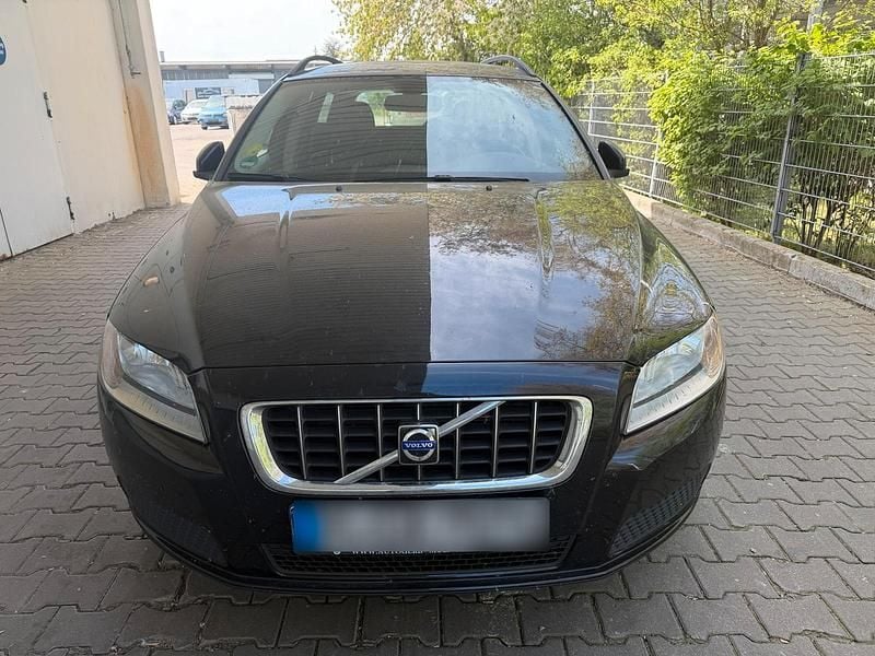 Second-hand Volvo V70 145 CP (106 kW) 2009 Negru Break