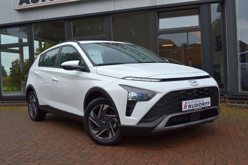 Weiß Gebraucht 2022 Hyundai Bayon SUV | 20.390 € (Fairer Preis) - Bild 1/4