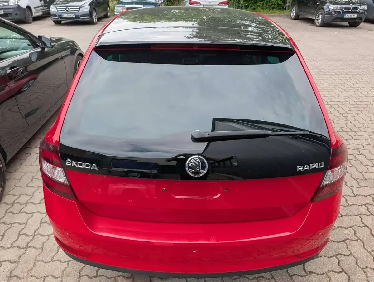 Gebraucht Skoda Rapid Elegance 105 PS (77 kW) 2015 Corridarot Kleinwagen