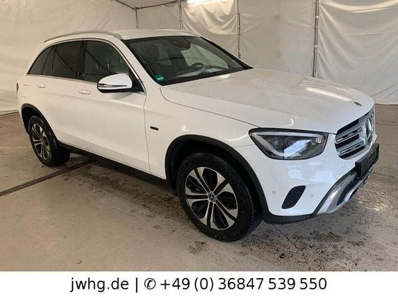 Gebraucht Mercedes GLC300e 320 PS (235 kW) 2020 Polarweiss SUV