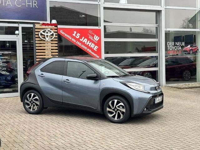 Gebraucht Toyota Aygo X Comfort 72 PS (52 kW) 2024 Celestite grey metallic / nigh SUV