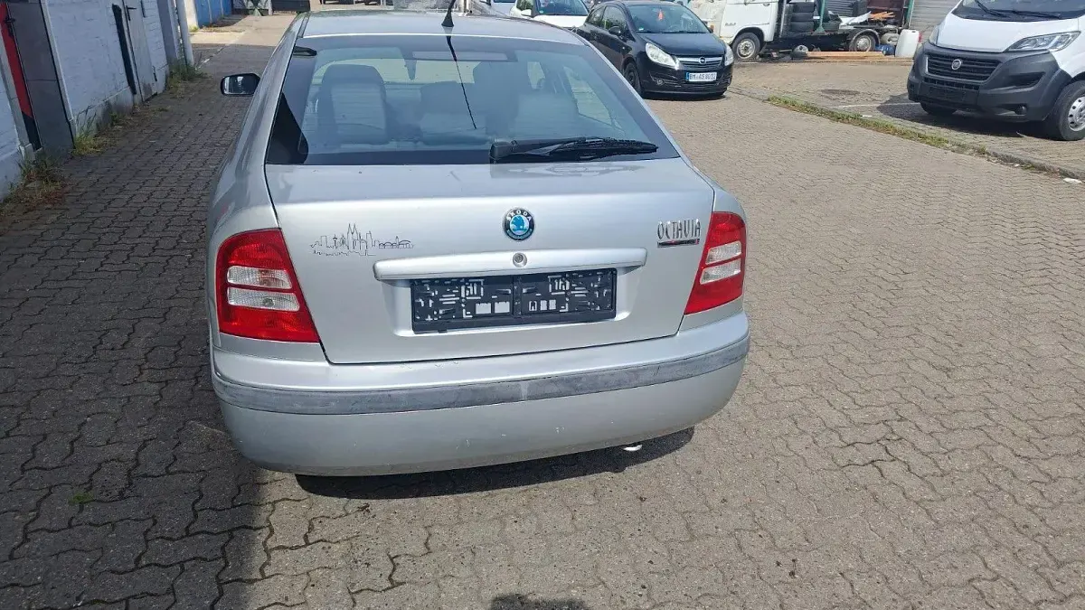 Gebraucht Skoda Octavia Ambiente 102 PS (75 kW) 2003 Silber Limousine